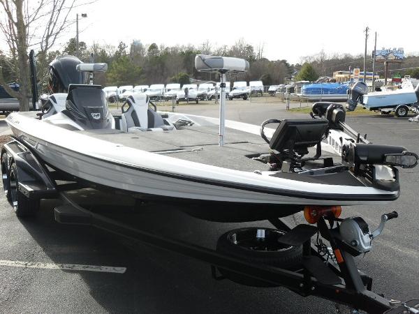 2020 Skeeter boat for sale, model of the boat is FXR20 Limited & Image # 6 of 28