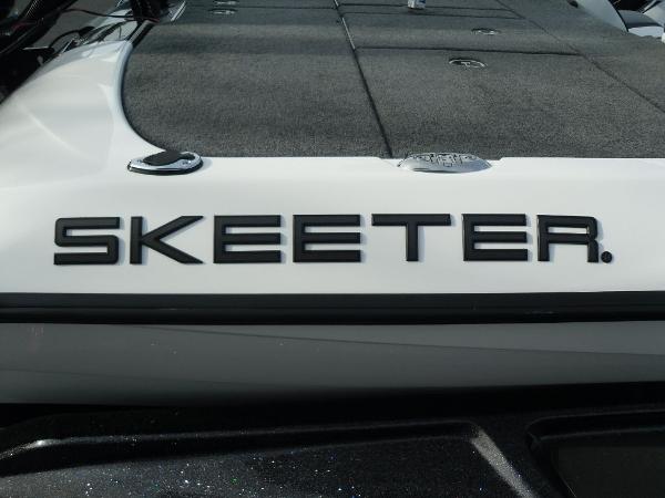 2020 Skeeter boat for sale, model of the boat is FXR20 Limited & Image # 9 of 28