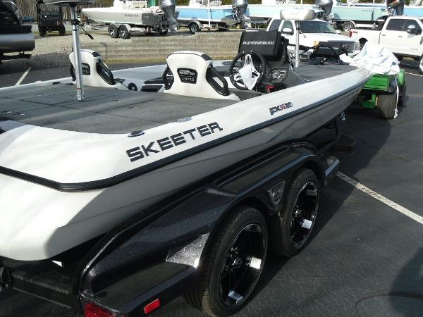 2020 Skeeter boat for sale, model of the boat is FXR20 Limited & Image # 12 of 28