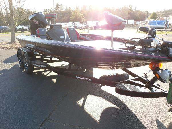 2020 Phoenix boat for sale, model of the boat is 919 ProXP & Image # 11 of 21