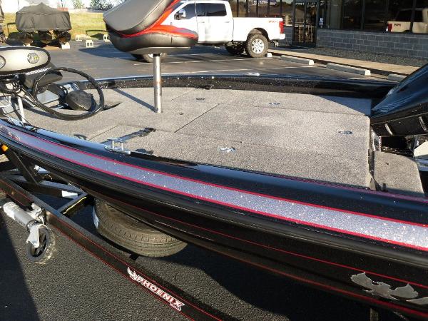 2020 Phoenix boat for sale, model of the boat is 919 ProXP & Image # 17 of 21