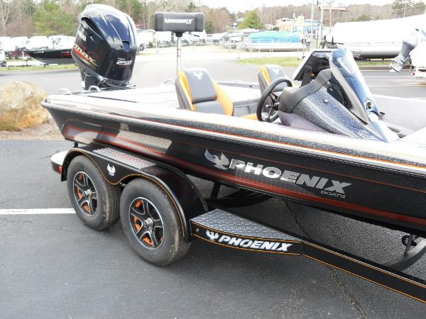 2020 Phoenix boat for sale, model of the boat is 921 ELITE & Image # 12 of 20