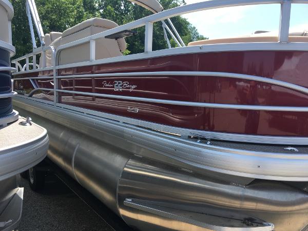 2019 Sun Tracker boat for sale, model of the boat is Fishin' Barge 22 XP3 & Image # 2 of 21