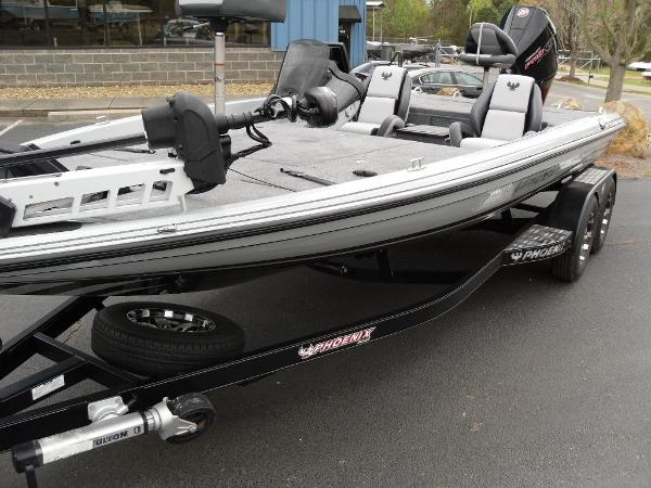 2020 Phoenix boat for sale, model of the boat is 920 Elite & Image # 3 of 35