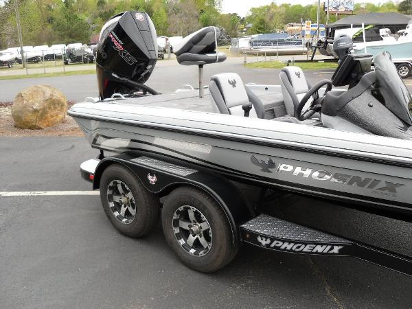 2020 Phoenix boat for sale, model of the boat is 920 Elite & Image # 7 of 35