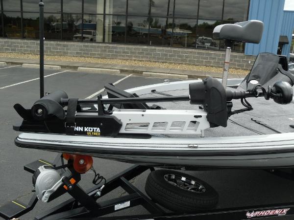 2020 Phoenix boat for sale, model of the boat is 920 Elite & Image # 8 of 35