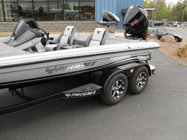 2020 Phoenix boat for sale, model of the boat is 920 Elite & Image # 9 of 35