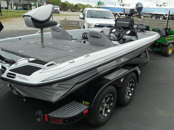 2020 Phoenix boat for sale, model of the boat is 920 Elite & Image # 30 of 35