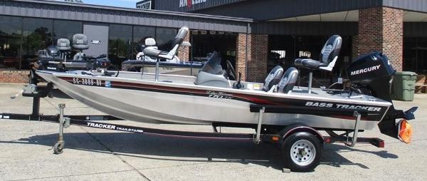 2006 Tracker Boats boat for sale, model of the boat is Pro Team 170 TX & Image # 2 of 7