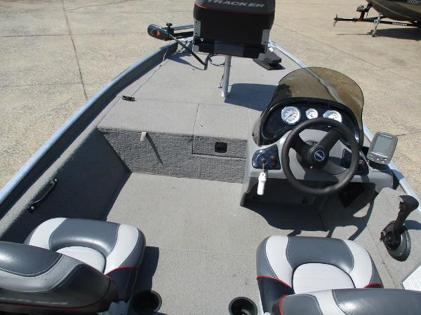 2006 Tracker Boats boat for sale, model of the boat is Pro Team 170 TX & Image # 6 of 7
