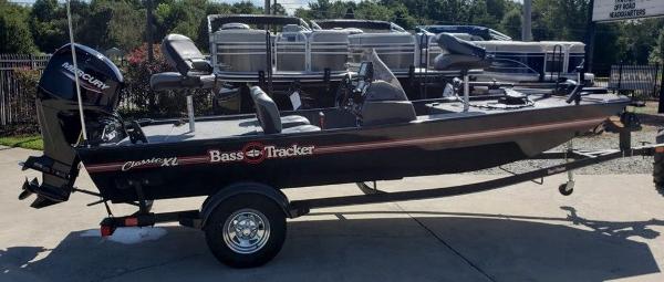 2021 Tracker Boats boat for sale, model of the boat is BASS TRACKER® Classic XL & Image # 1 of 7