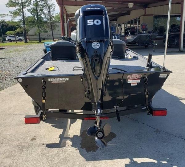 2021 Tracker Boats boat for sale, model of the boat is BASS TRACKER® Classic XL & Image # 2 of 7