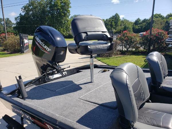 2021 Tracker Boats boat for sale, model of the boat is BASS TRACKER® Classic XL & Image # 5 of 7