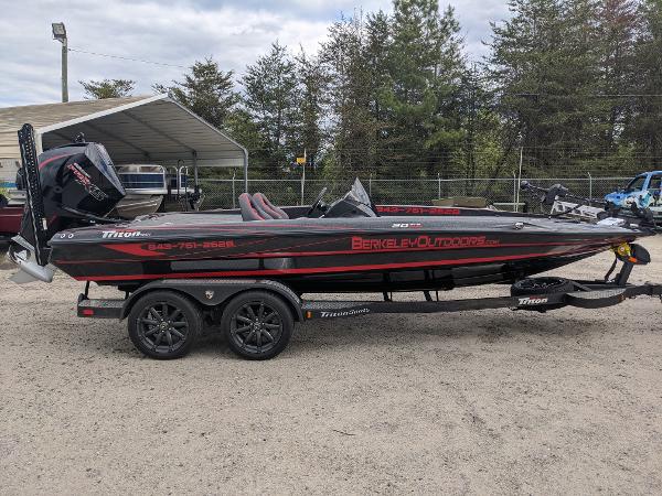 2020 Triton boat for sale, model of the boat is 20 TRX & Image # 3 of 17