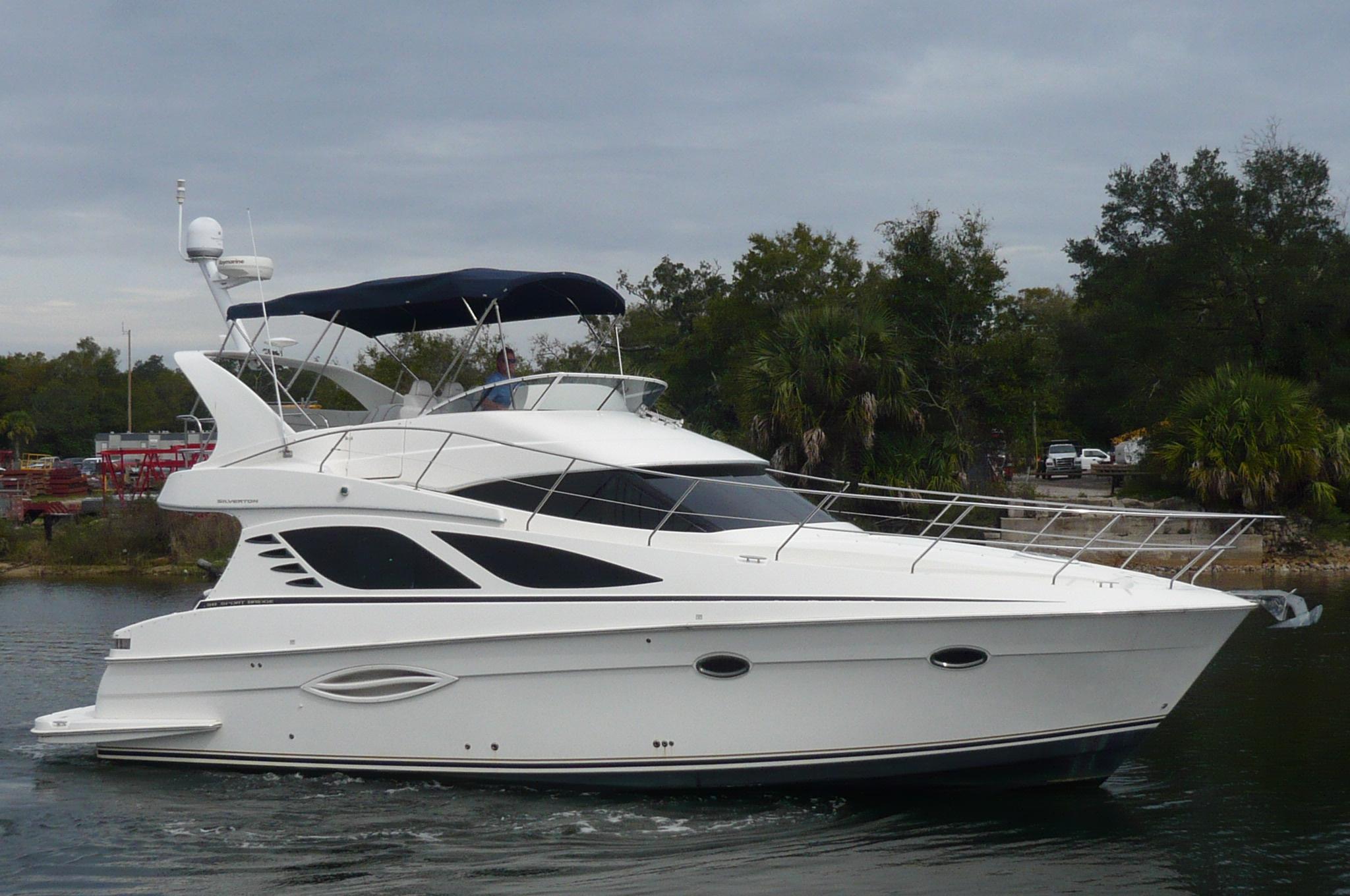 Just Chillin Silverton 2006 38 Sport Bridge 38 Yacht for Sale in US