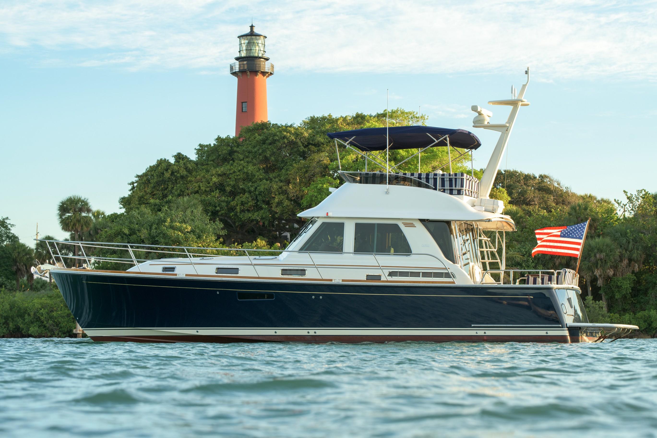 saber yachts flybridge