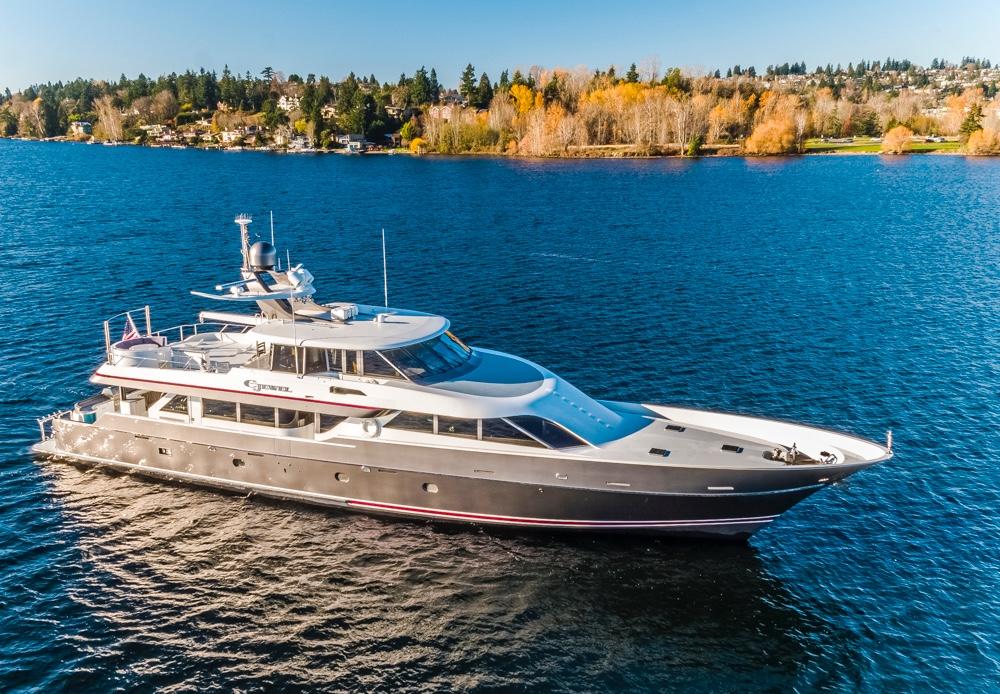 who owns c jewel yacht