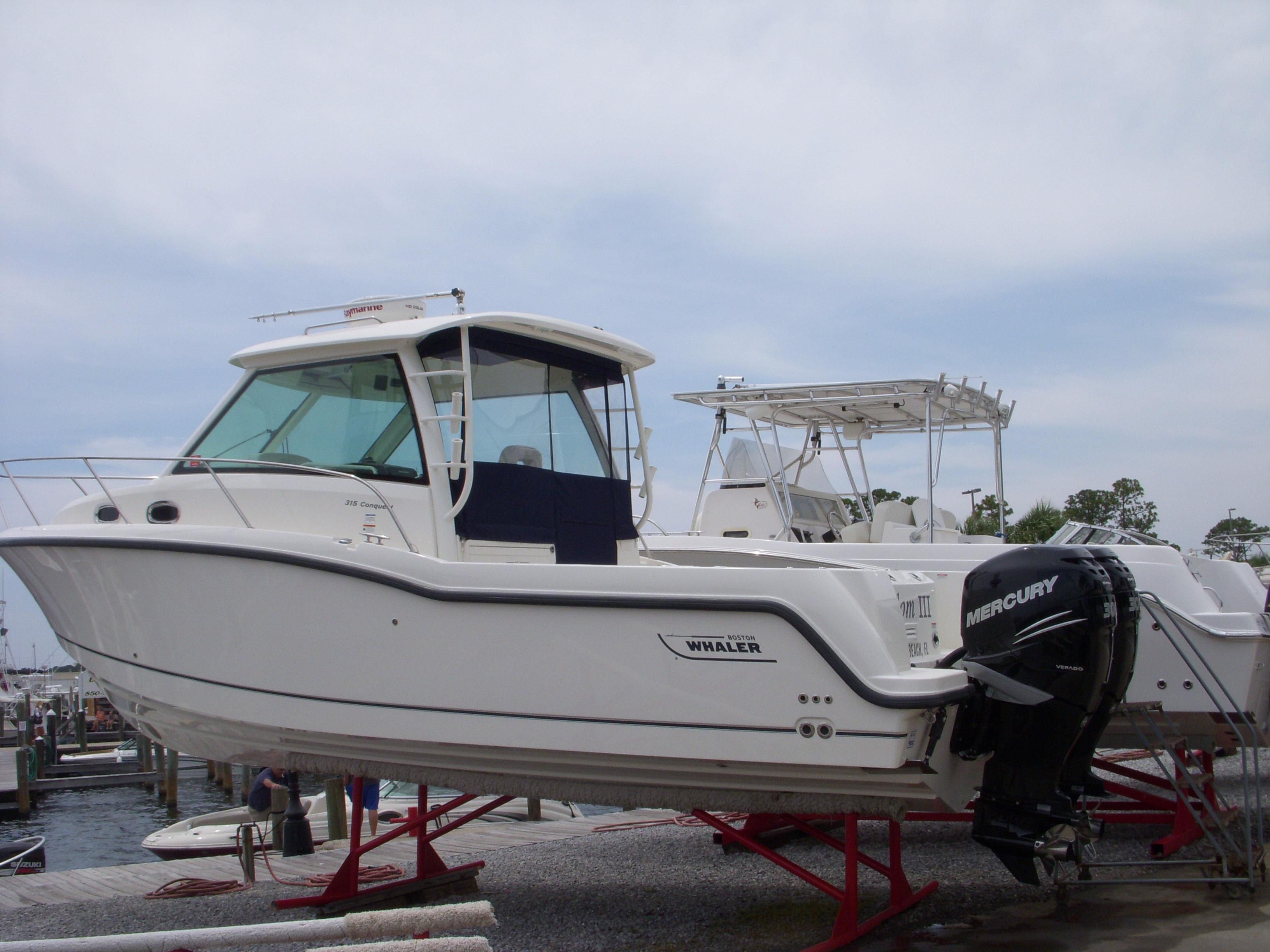 2013 Boston Whaler 315 Conquest