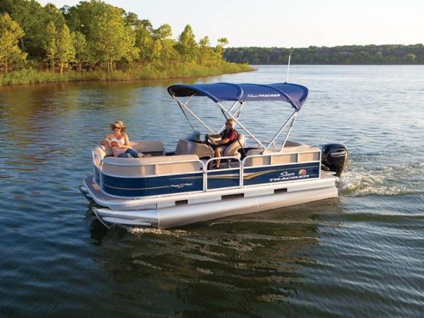 2020 Sun Tracker boat for sale, model of the boat is PARTY BARGE® 18 DLX & Image # 1 of 1
