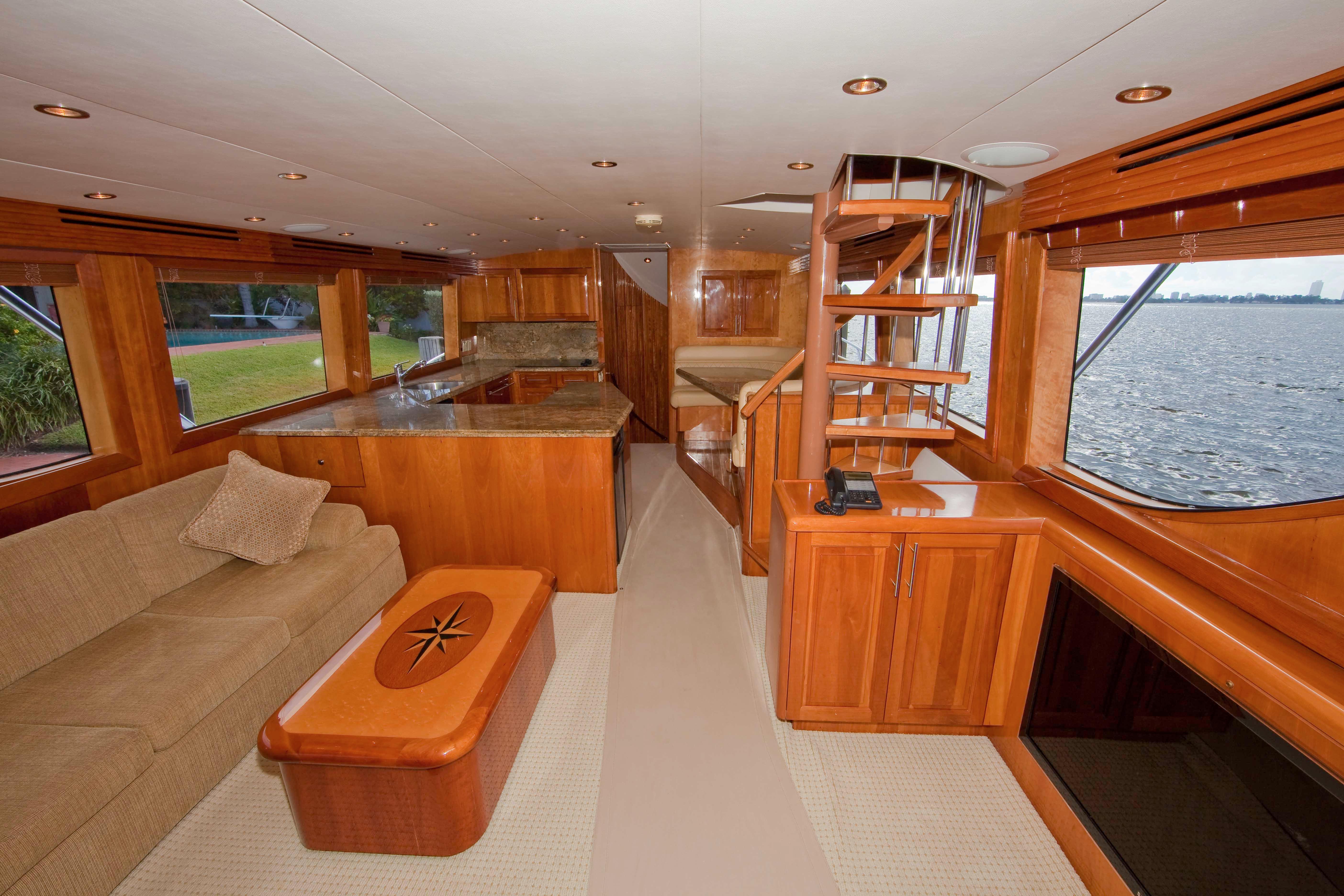 65 Hatteras Enclosed FB Sportfish 2003 