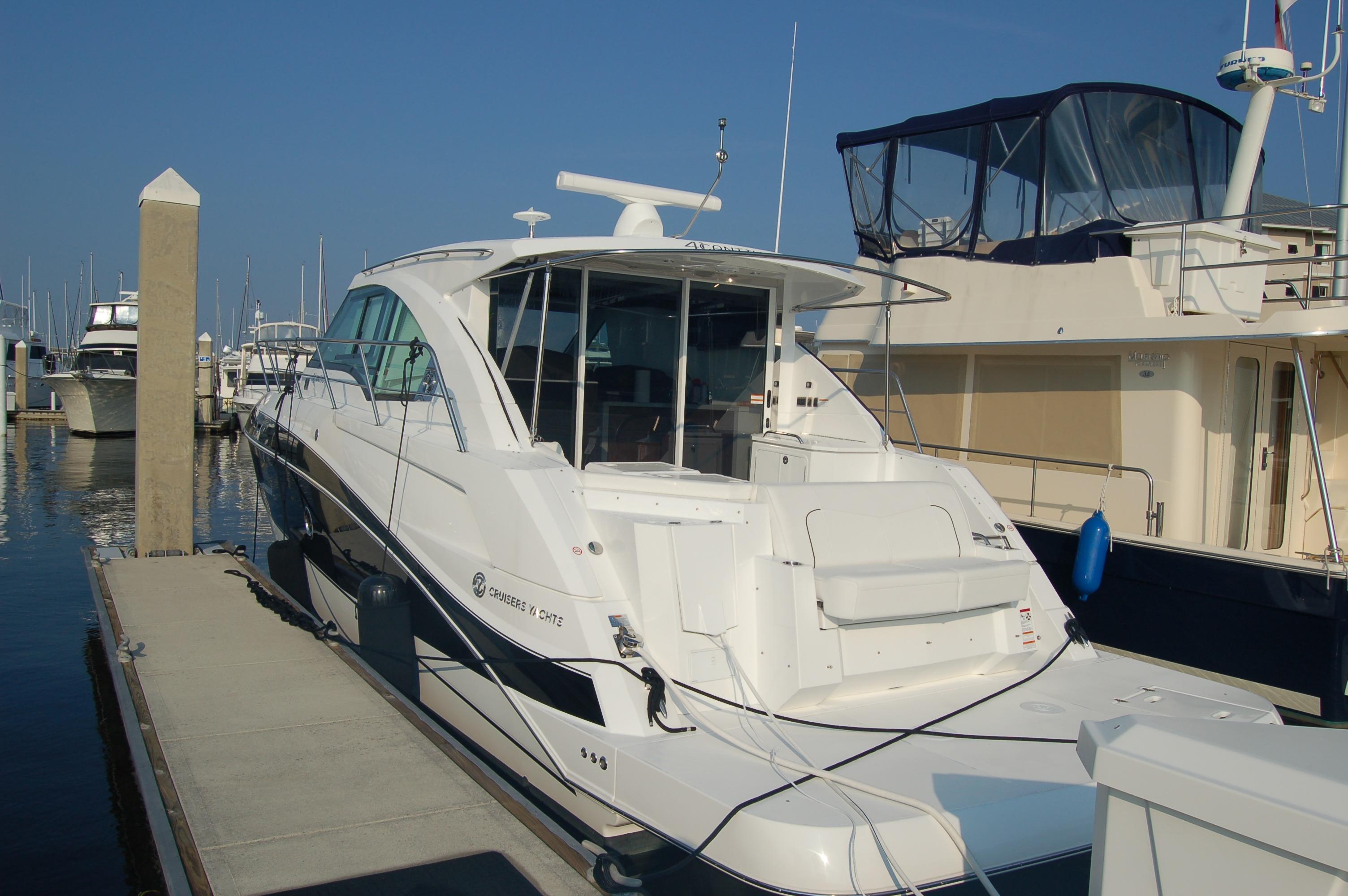 2016 Cruisers Yachts 41 Cantius