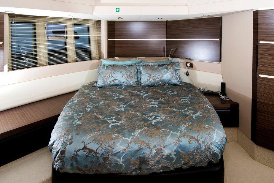 2016 Azimut