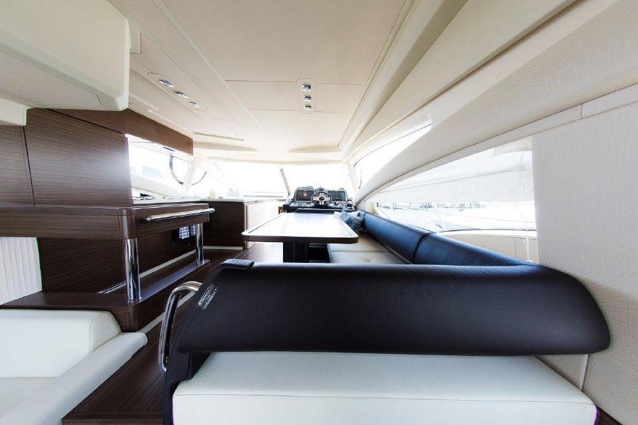 2016 Azimut