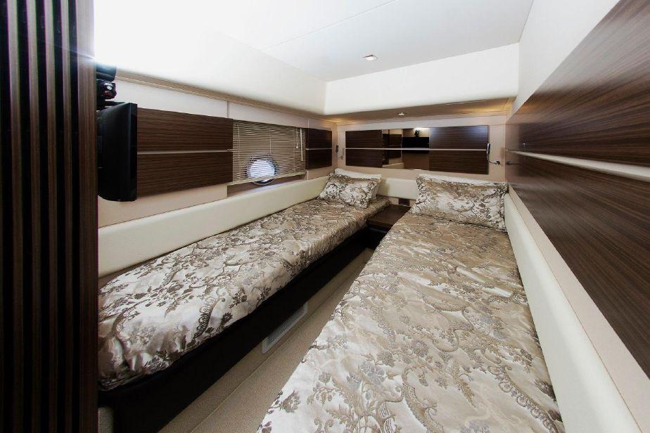 2016 Azimut