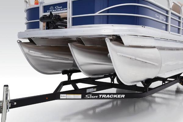 2017 Sun Tracker boat for sale, model of the boat is Fishin' Barge 22 XP3 & Image # 22 of 37