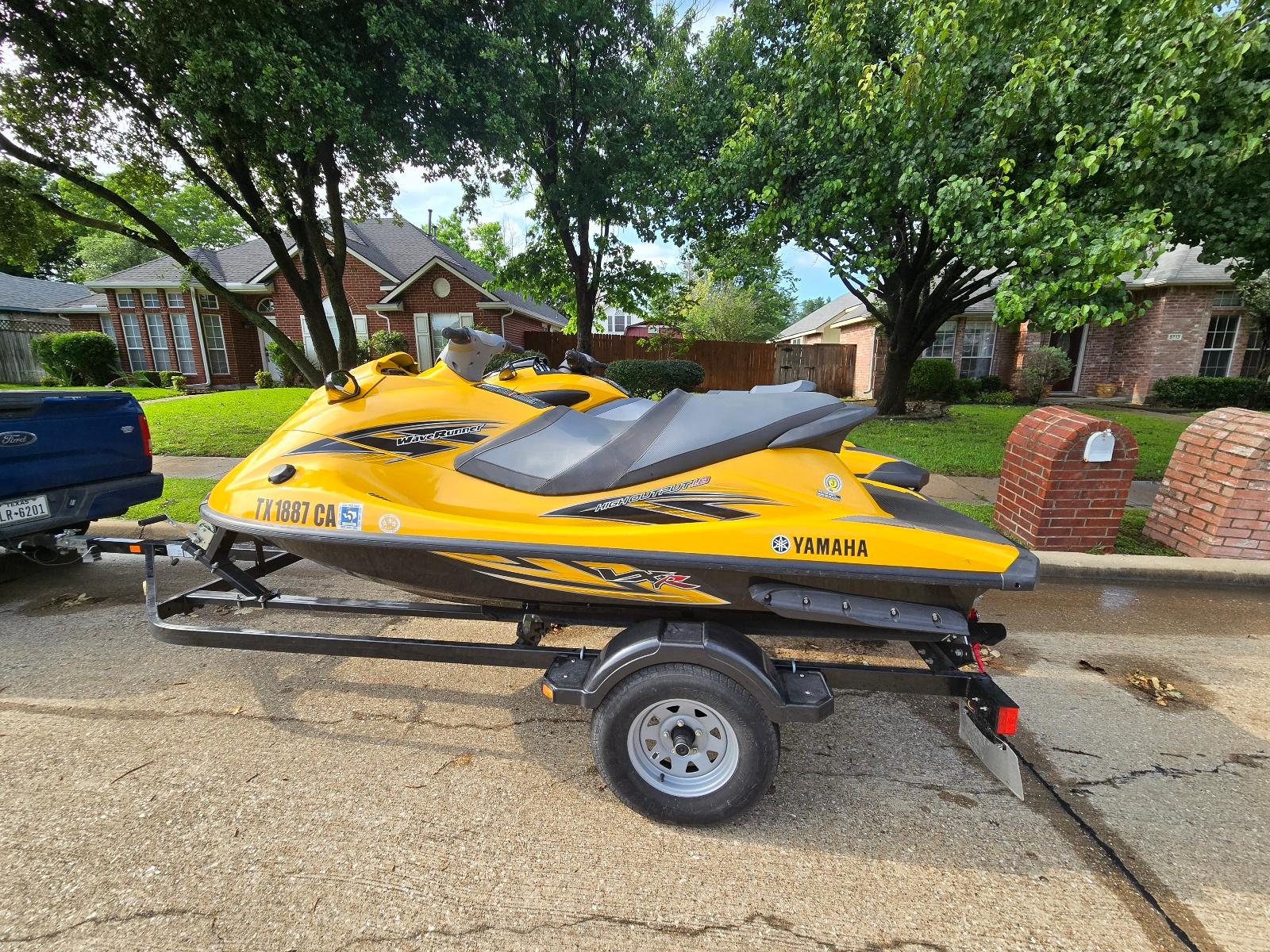 YAMAHA RollBahn YF-8 イエロー 新品未使用 2013-yamaha-waverunner-fzsvx-
