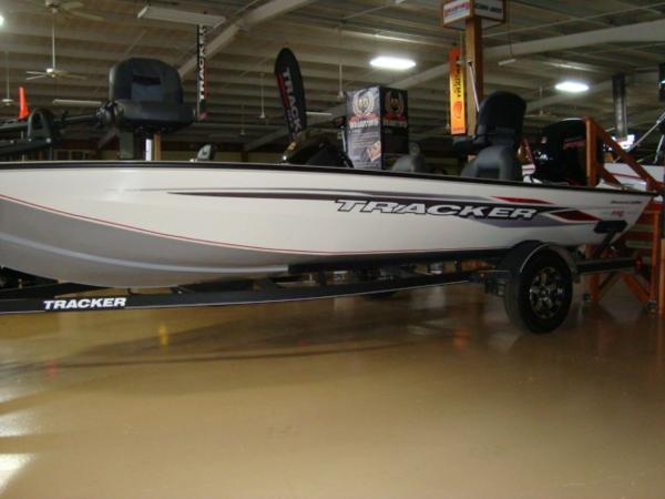 2020 Tracker Boats boat for sale, model of the boat is Pro Team™ 190 TX Tournament Ed. & Image # 4 of 18