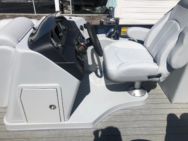 2021 Bentley boat for sale, model of the boat is 223 NAVIGATOR & Image # 19 of 31