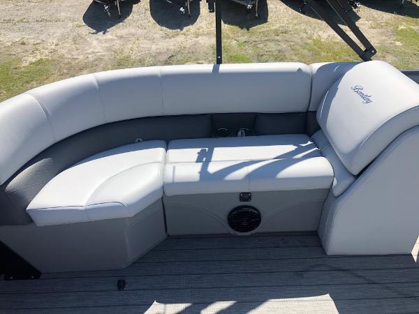 2021 Bentley boat for sale, model of the boat is 223 NAVIGATOR & Image # 23 of 31