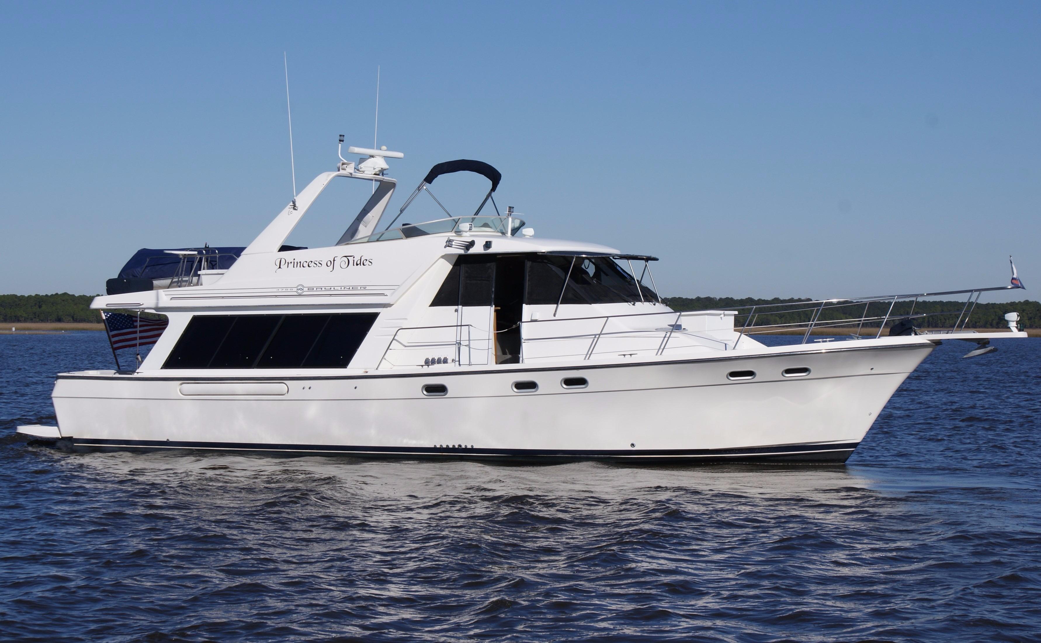 47 Bayliner 1998 Beaufort/Hilton Head | Denison Yacht Sales