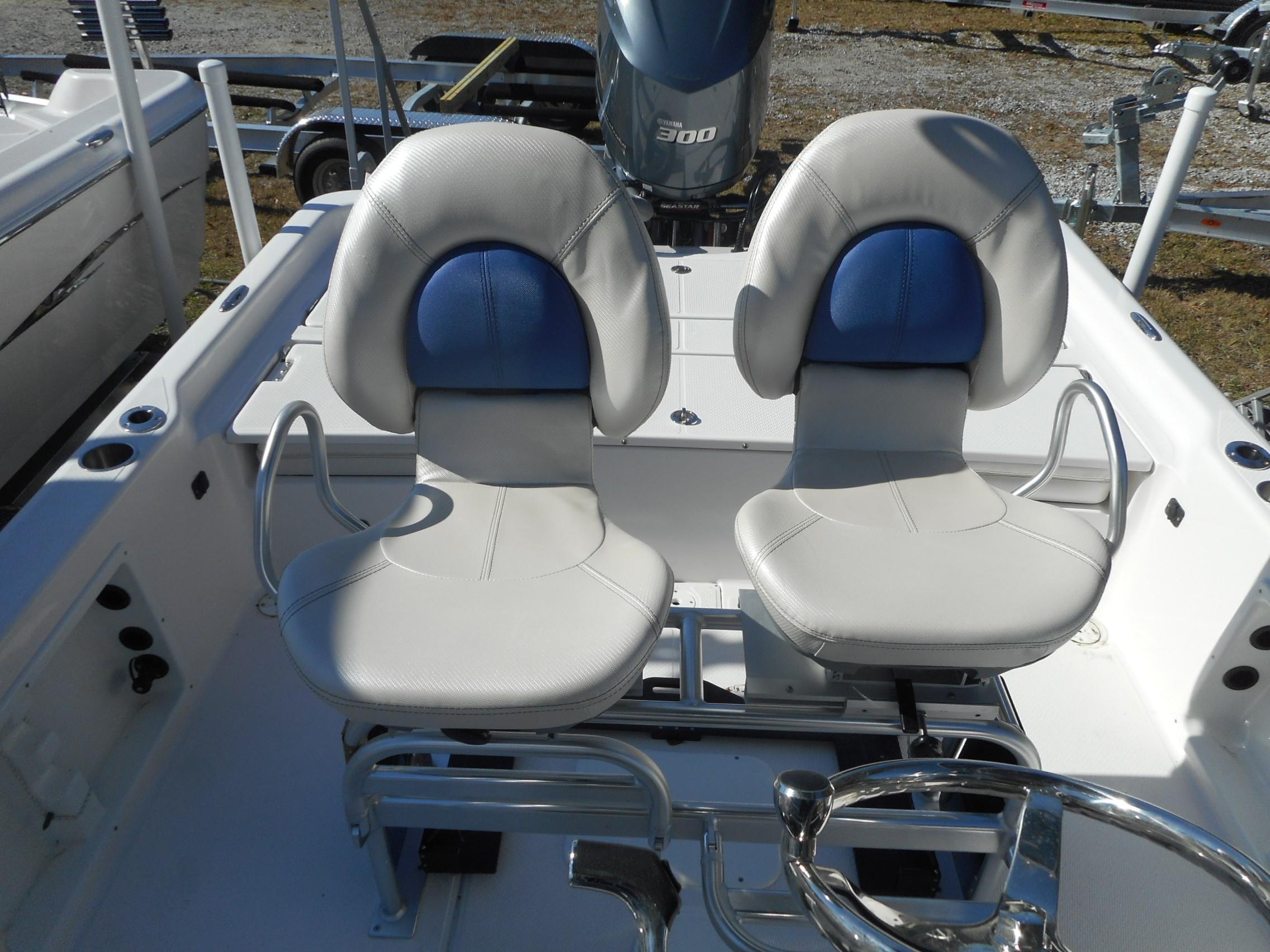 New 2020 24.42' Blue Wave 2400 PureBay Bay Boat in Slidell ...