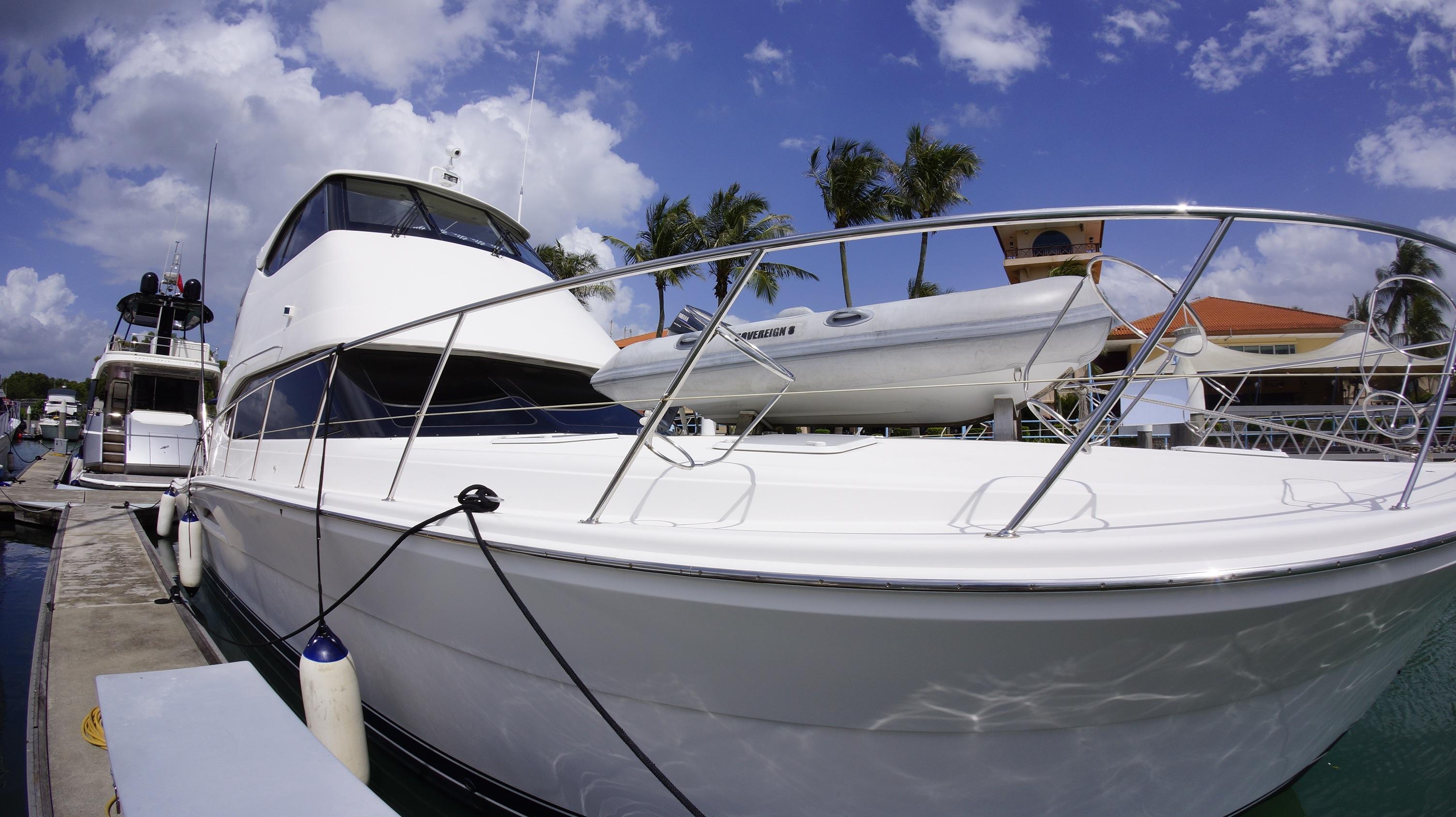 2007 Riviera 51 Enclosed Flybridge Yacht For Sale in Raffles Marina 2007 Riviera 51 Enclosed Flybridge Yacht For Sale in Raffles Marina