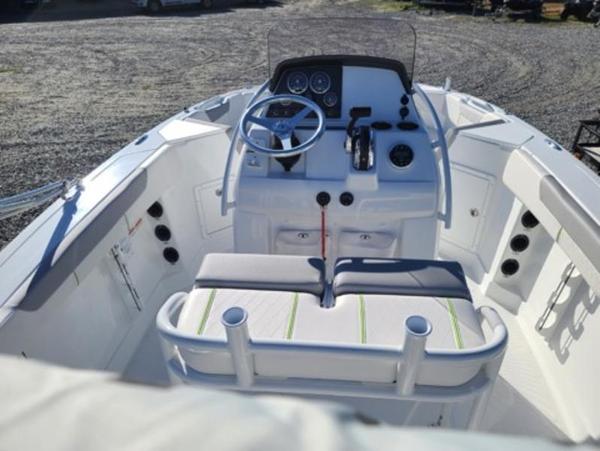 2021 Tahoe boat for sale, model of the boat is 2150 CC & Image # 7 of 10