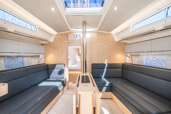 38' Hanse 388 2018 | Seattle Yachts