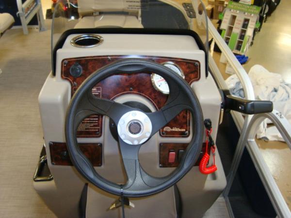 2020 Sun Tracker boat for sale, model of the boat is Bass Buggy® 16 XL & Image # 3 of 24