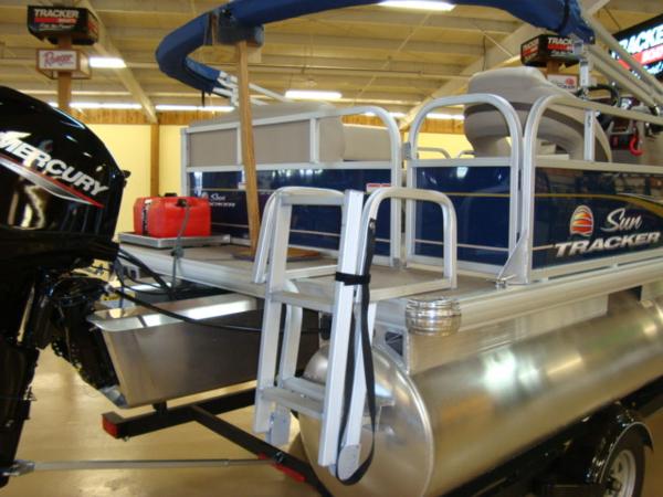 2020 Sun Tracker boat for sale, model of the boat is Bass Buggy® 16 XL & Image # 16 of 24