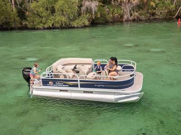 2020 Sun Tracker boat for sale, model of the boat is Bass Buggy® 16 XL & Image # 1 of 1