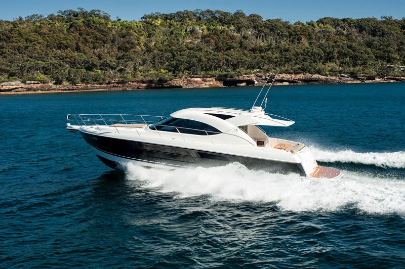 2015 Riviera 5000 Sport Yacht – IN STOCK