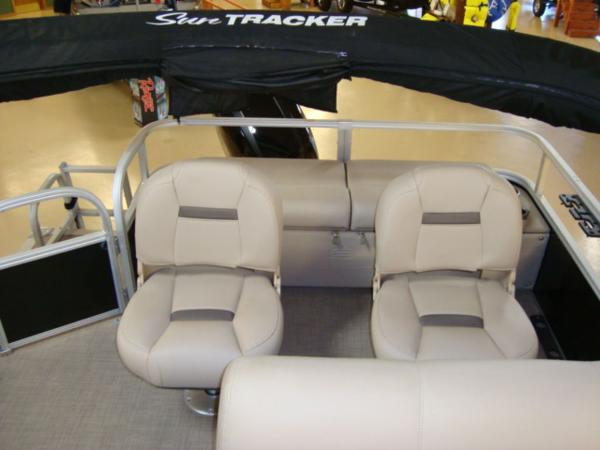 2020 Sun Tracker boat for sale, model of the boat is SportFish™ 22 XP3 & Image # 18 of 30