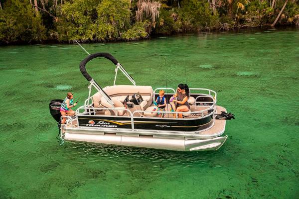 2021 Sun Tracker boat for sale, model of the boat is BASS BUGGY 16 XL SELECT & Image # 7 of 87