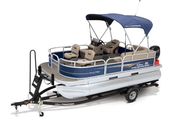 2021 Sun Tracker boat for sale, model of the boat is BASS BUGGY 16 XL SELECT & Image # 20 of 87