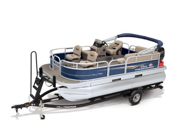 2021 Sun Tracker boat for sale, model of the boat is BASS BUGGY 16 XL SELECT & Image # 21 of 87