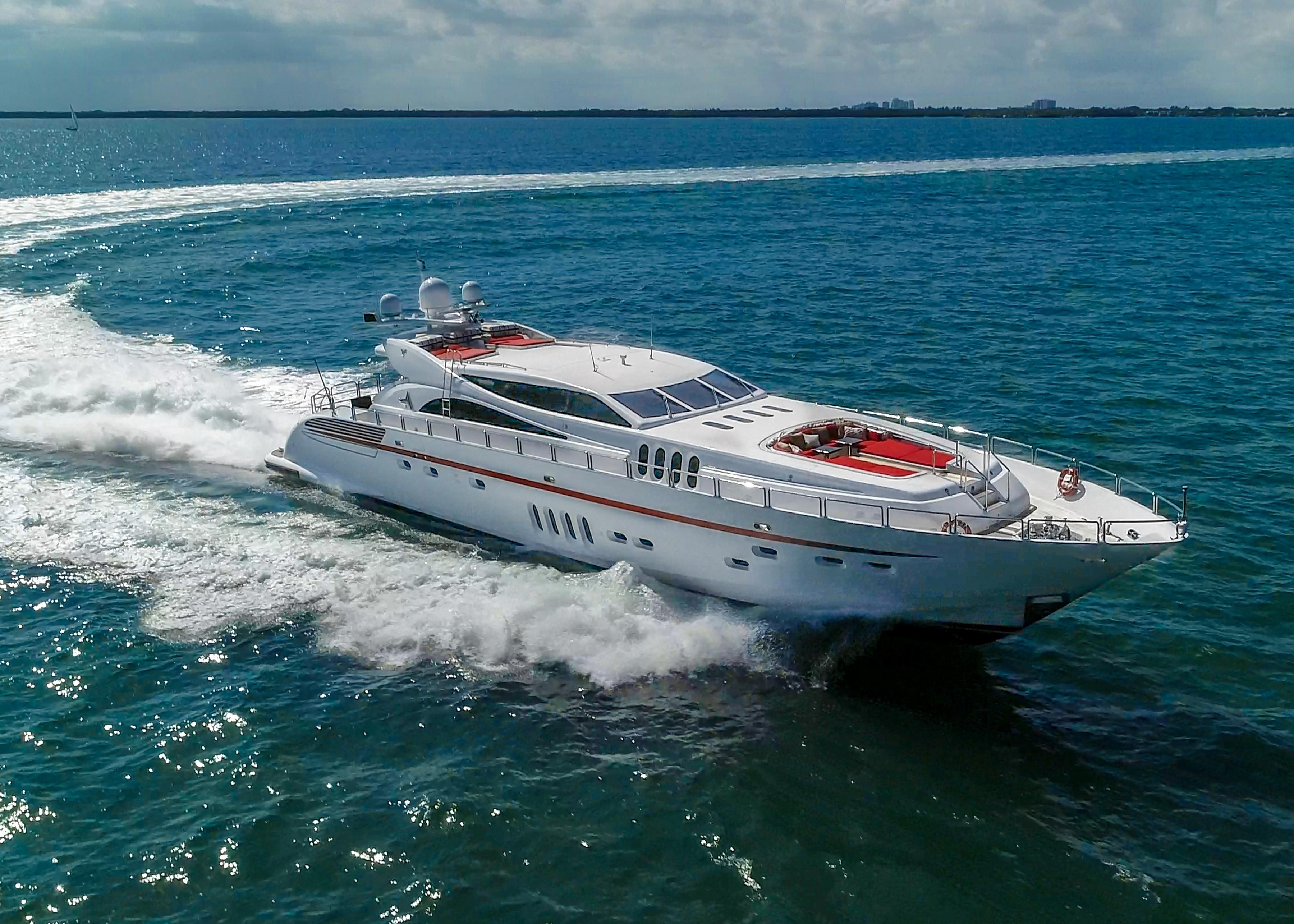 leopard 34m yacht