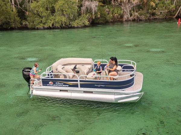 2020 Sun Tracker boat for sale, model of the boat is Bass Buggy® 16 XL & Image # 1 of 1