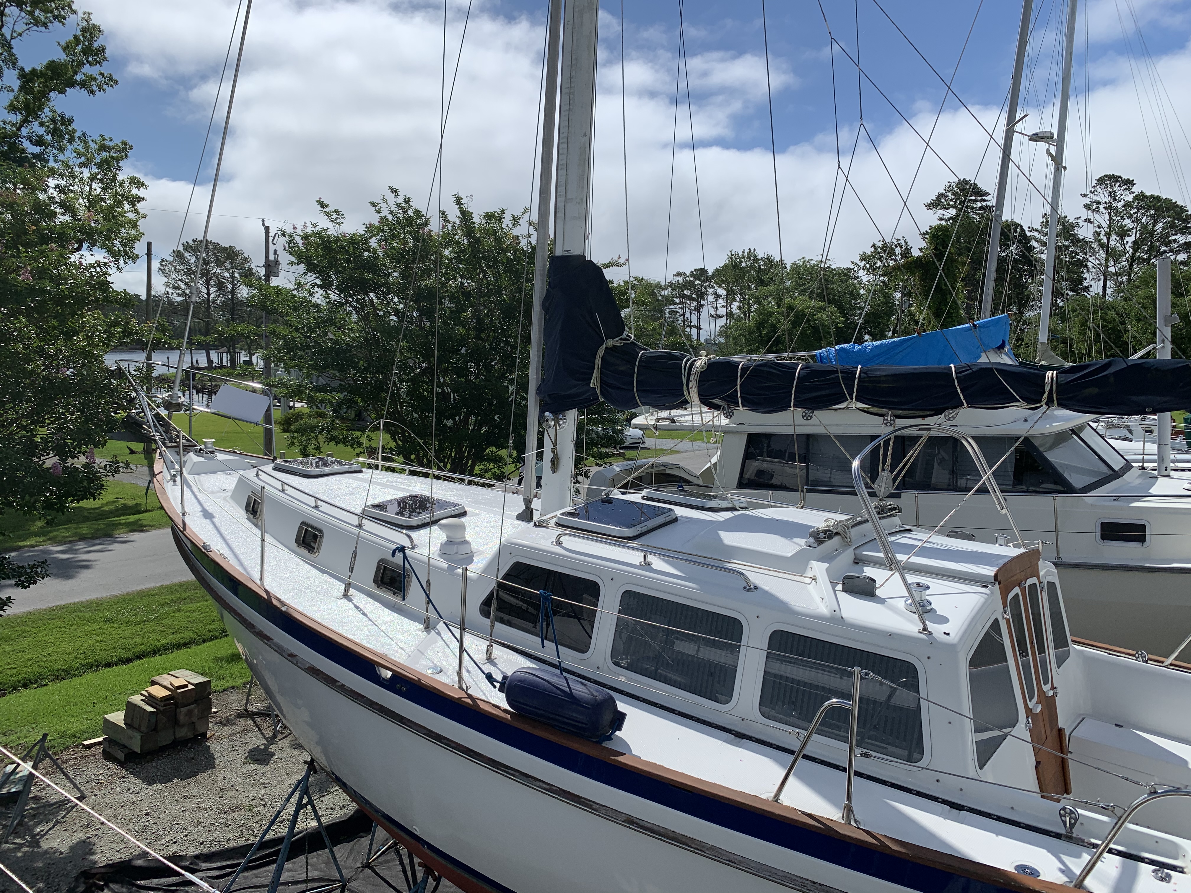 islander freeport 36 sailboat data