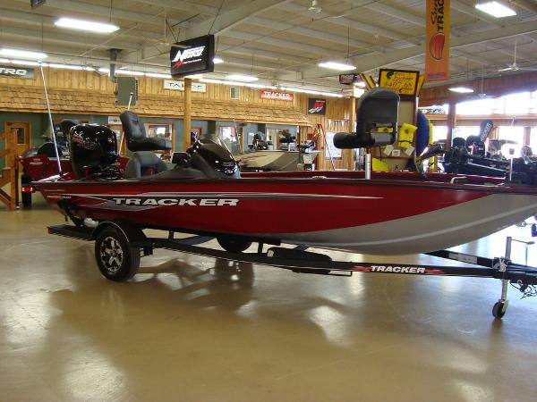 2021 Tracker Boats boat for sale, model of the boat is Pro Team™ 190 TX Tournament Ed. & Image # 1 of 16
